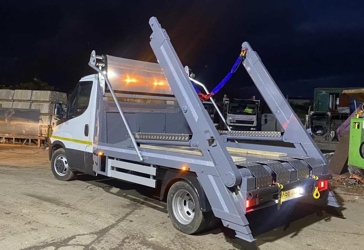 mini skip loader body builders skip body 3.5 ton truck builder