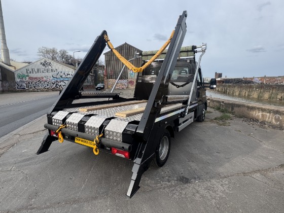 mini skip loader 